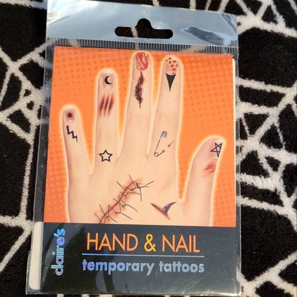 ⚡3/$10⚡ *NEW* CLAIRE'S Spooky Hand & Nail Temporary Tattoos Halloween - Picture 1 of 2